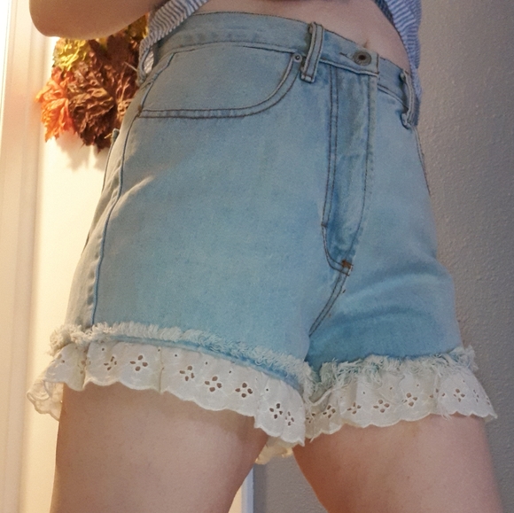 Vintage 80's Mom Jean Shorts - Picture 15 of 16